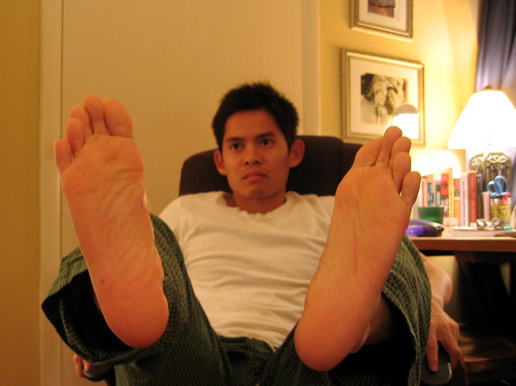 2131055472_5393bd5cda_b_foot-sole-hair