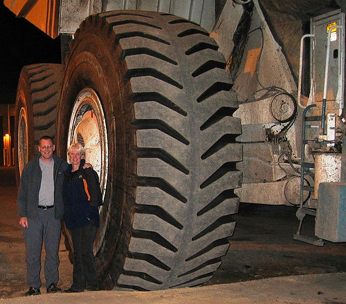 7894101_33cb4e8397_coal-truck-tire